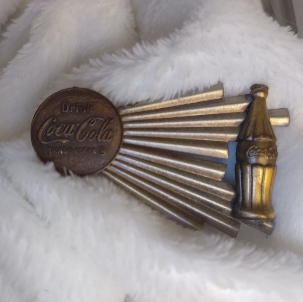 Coca cola pin